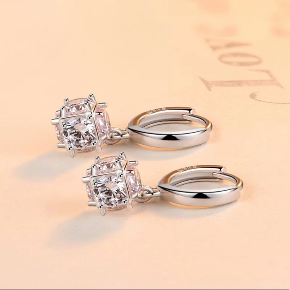 🌟 Sterling Silver Crystal Huggie Hoop Earrings - Picture 3 of 4